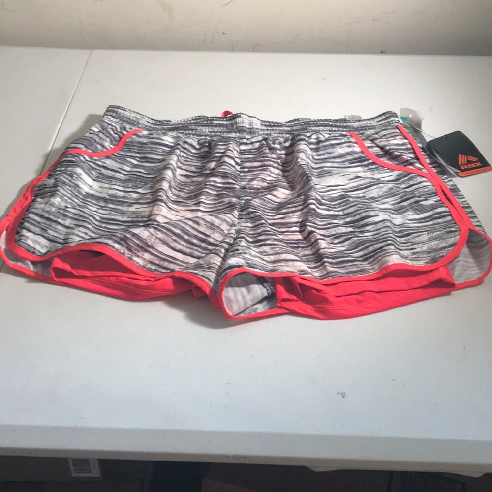 RBX ACTIVE SHORT WOMAN’S LARGE NWT